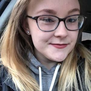 Meet your Posher, Becca
